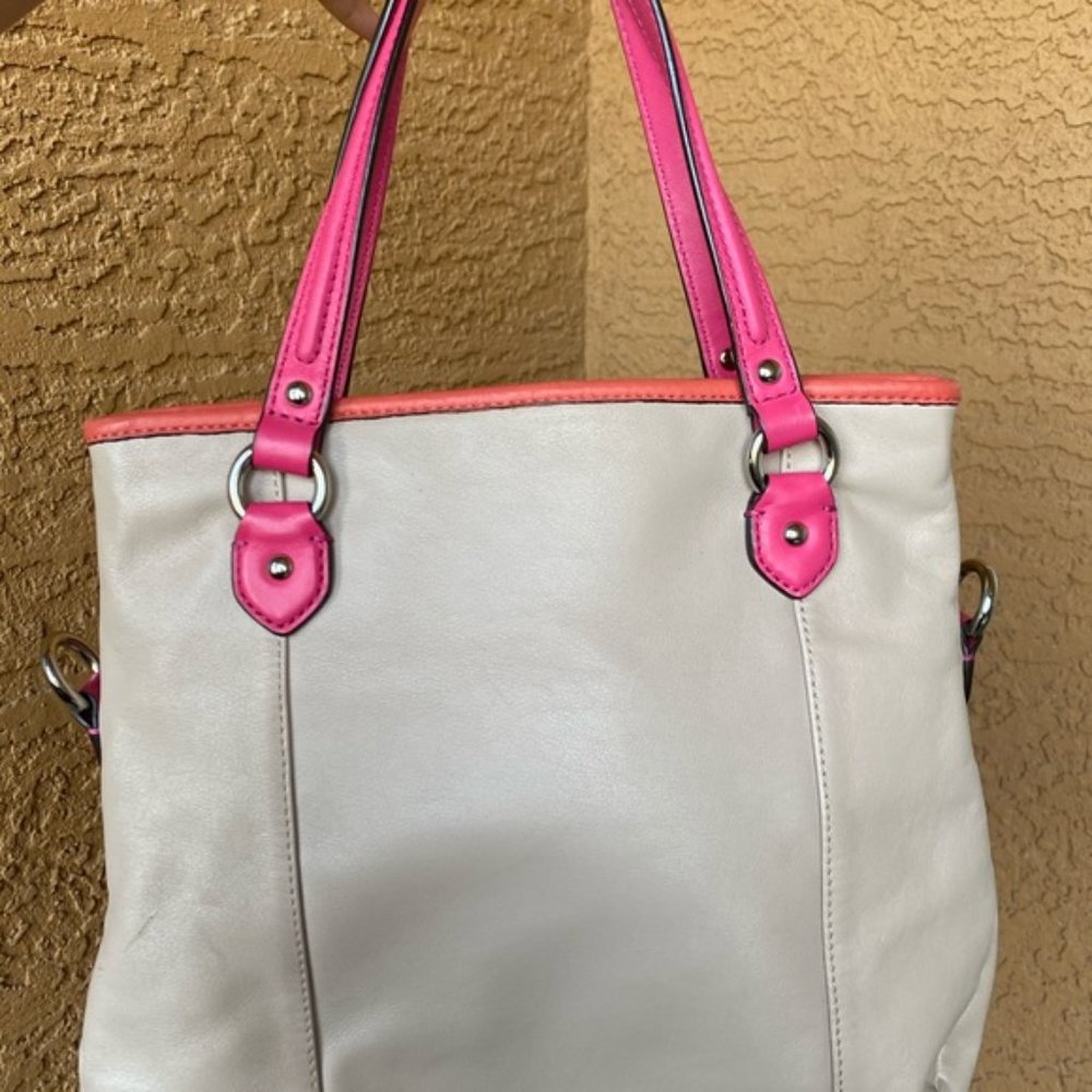 Coach Daisy Spectator Bag - Picture 2 of 4